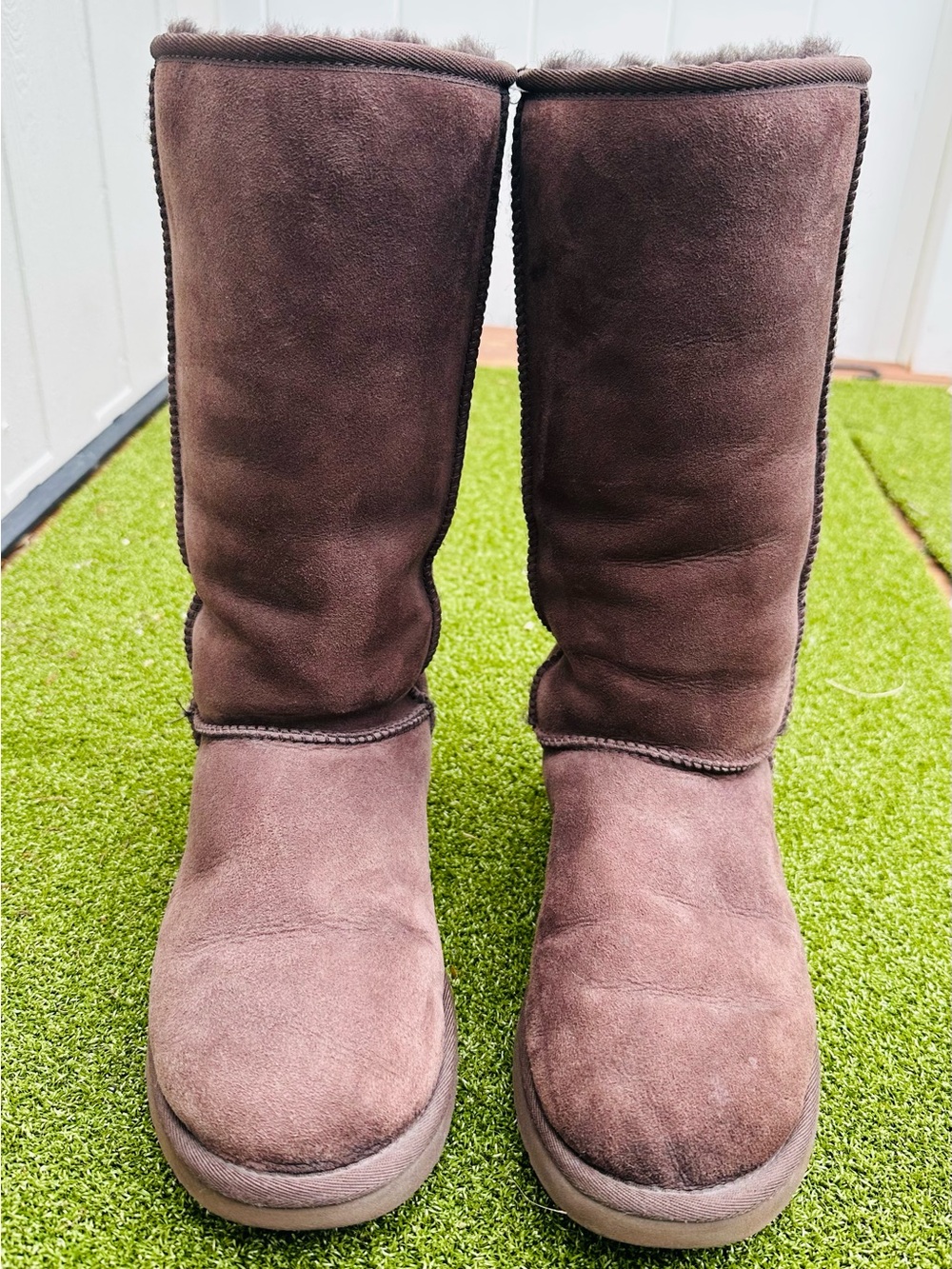 UGG Australia Classic Tall Boots – Women’s Size 9 (EU 40) – Chocolate 5815 - Picture 2 of 10